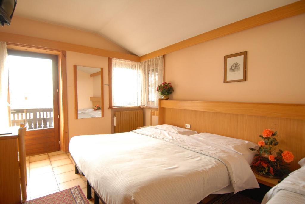Hotel La Baita Livigno Cameră foto